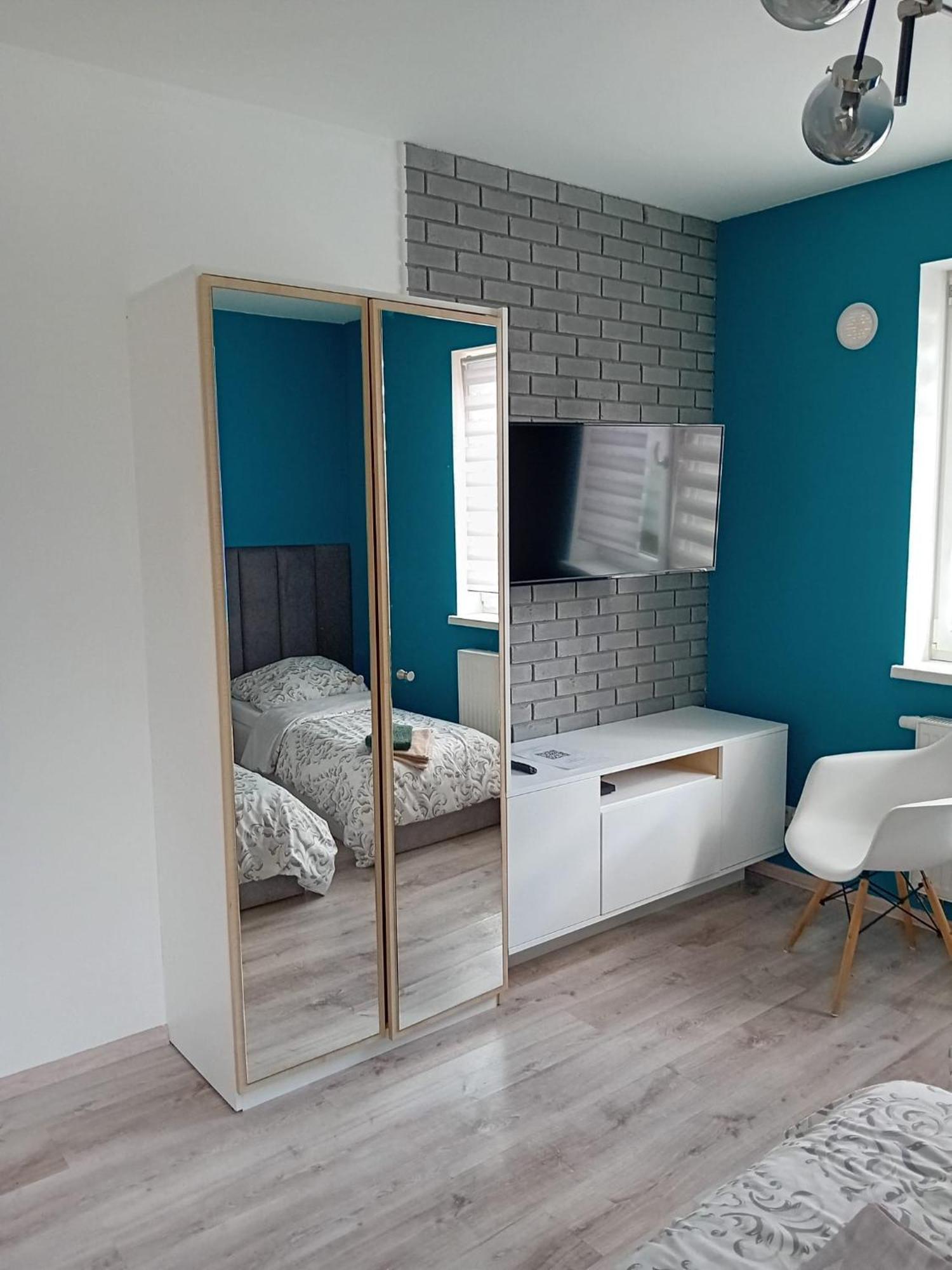 Apartament Z Lozem Malzenskim - Bezplatny Parking Posen Exterior foto